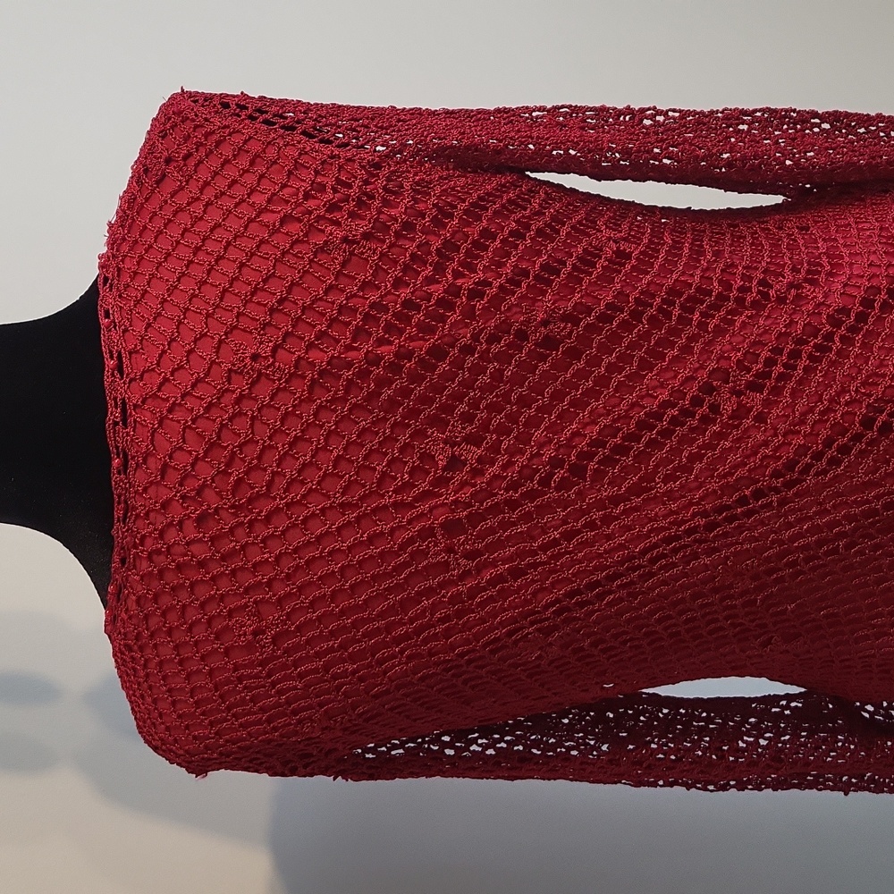 TEMPTATION | ruby red crochet top - Picture 10 of 12